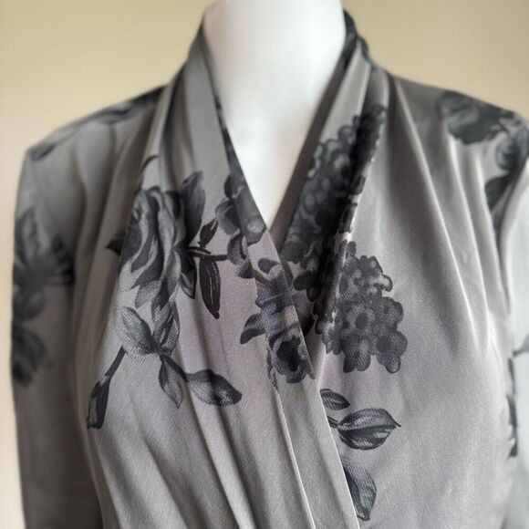 Dana Buchman Floral Silk Sheer Side Button Top Size 10 - Picture 4 of 10